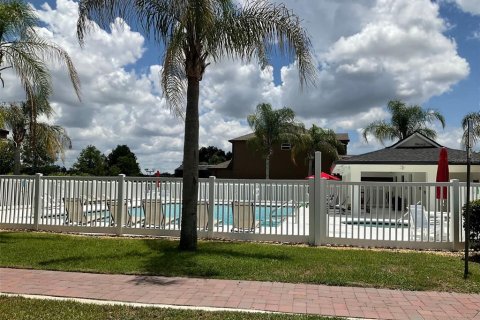 House in Clermont, Florida 3 bedrooms, 146.14 sq.m. № 2120605 - photo 12