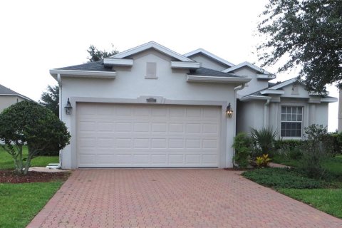 House in Clermont, Florida 3 bedrooms, 146.14 sq.m. № 2120605