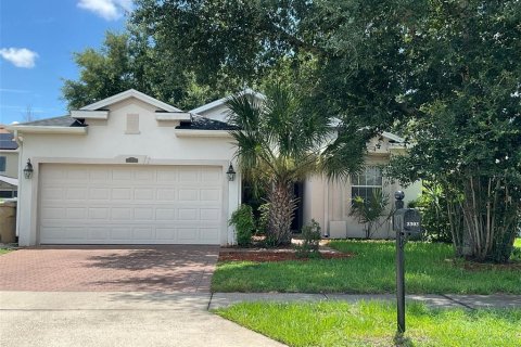 House in Clermont, Florida 3 bedrooms, 146.14 sq.m. № 2120605 - photo 3