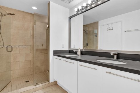 Купить кондоминиум в Майами, Флорида 2 спальни, 118.36м2, № 2051492 - фото 20