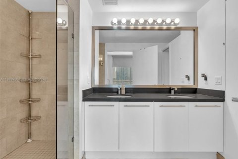 Купить кондоминиум в Майами, Флорида 2 спальни, 118.36м2, № 2051492 - фото 18
