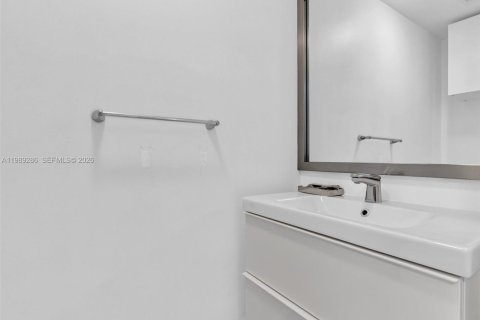 Купить кондоминиум в Майами, Флорида 2 спальни, 118.36м2, № 2051492 - фото 27