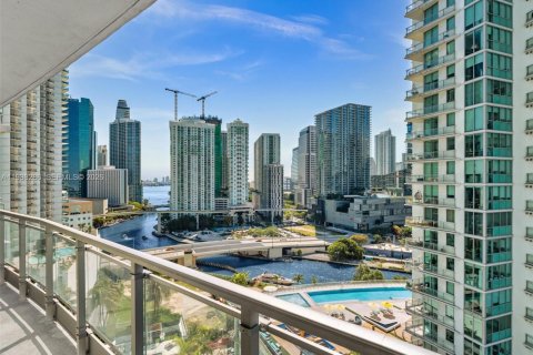 Кондоминиум с 2 спальнями в Майами, Флорида № 2051492