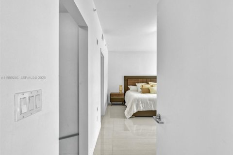Купить кондоминиум в Майами, Флорида 2 спальни, 118.36м2, № 2051492 - фото 15