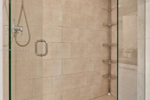 Купить кондоминиум в Майами, Флорида 2 спальни, 118.36м2, № 2051492 - фото 19