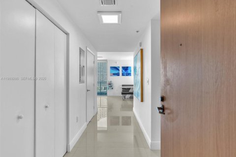 Купить кондоминиум в Майами, Флорида 2 спальни, 118.36м2, № 2051492 - фото 8