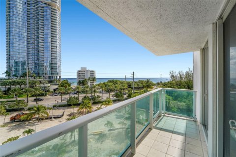 Condo in Sunny Isles Beach, Florida, 2 bedrooms  № 1971738 - photo 6