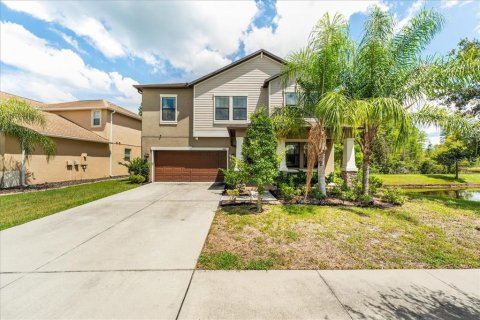 House in Land O' Lakes, Florida 4 bedrooms, 273.69 sq.m. № 1885328 - photo 3