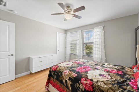 House in Land O' Lakes, Florida 4 bedrooms, 273.69 sq.m. № 1885328 - photo 29