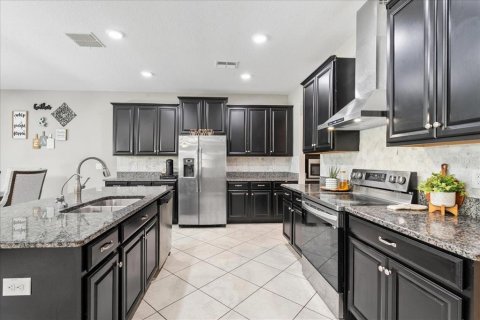 House in Land O' Lakes, Florida 4 bedrooms, 273.69 sq.m. № 1885328 - photo 13