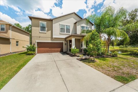 House in Land O' Lakes, Florida 4 bedrooms, 273.69 sq.m. № 1885328 - photo 1