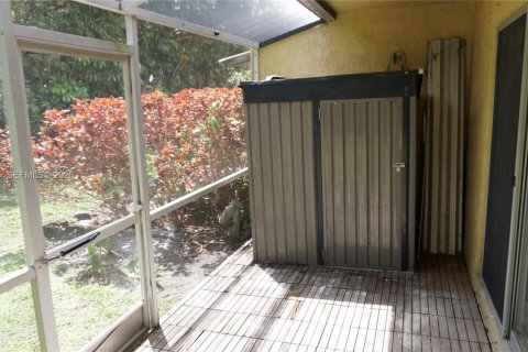 Copropriété à vendre à Coral Springs, Floride: 2 chambres, 92.9 m2 № 2063862 - photo 12