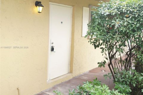 Copropriété à vendre à Coral Springs, Floride: 2 chambres, 92.9 m2 № 2063862 - photo 2