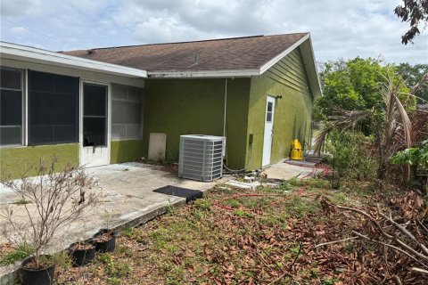 House in Orlando, Florida 4 bedrooms, 192.68 sq.m. № 2239854 - photo 10