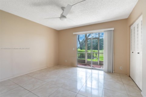 Снять в аренду кондоминиум в Пемброк-Пайнс, Флорида 1 спальня, 63.64м2, № 1947796 - фото 10