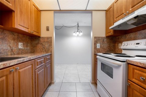 Снять в аренду кондоминиум в Пемброк-Пайнс, Флорида 1 спальня, 63.64м2, № 1947796 - фото 7