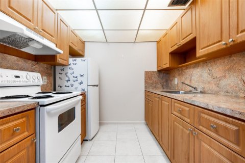 Снять в аренду кондоминиум в Пемброк-Пайнс, Флорида 1 спальня, 63.64м2, № 1947796 - фото 6