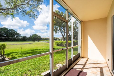 Снять в аренду кондоминиум в Пемброк-Пайнс, Флорида 1 спальня, 63.64м2, № 1947796 - фото 15