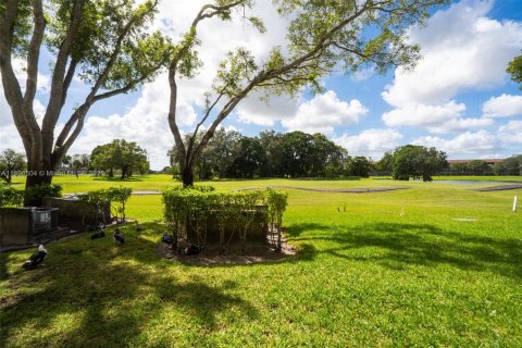 Снять в аренду кондоминиум в Пемброк-Пайнс, Флорида 1 спальня, 63.64м2, № 1947796 - фото 21