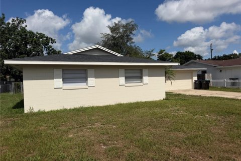 Villa ou maison à vendre à Orlando, Floride: 4 chambres, 138.05 m2 № 2155921 - photo 2