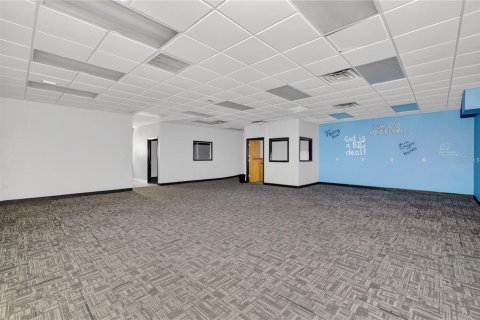 Commercial property in Leesburg, Florida 694.91 sq.m. № 2205741 - photo 24