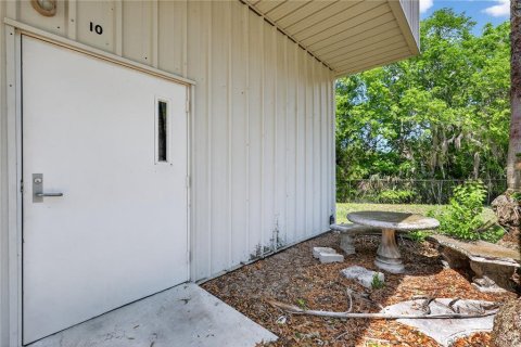 Commercial property in Leesburg, Florida 694.91 sq.m. № 2205741 - photo 9