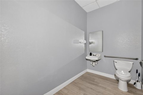 Commercial property in Leesburg, Florida 694.91 sq.m. № 2205741 - photo 20