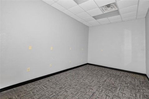 Commercial property in Leesburg, Florida 694.91 sq.m. № 2205741 - photo 17