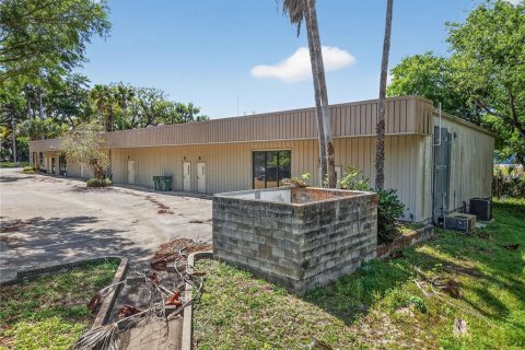 Commercial property in Leesburg, Florida 694.91 sq.m. № 2205741 - photo 3