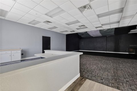 Commercial property in Leesburg, Florida 694.91 sq.m. № 2205741 - photo 11