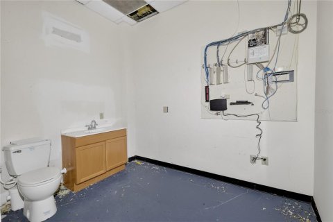 Commercial property in Leesburg, Florida 694.91 sq.m. № 2205741 - photo 26