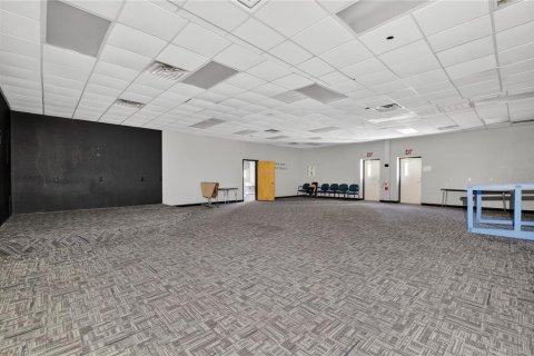 Commercial property in Leesburg, Florida 694.91 sq.m. № 2205741 - photo 15