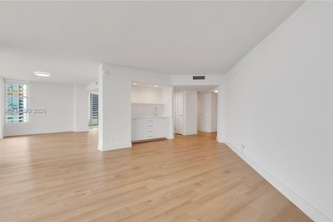 Apartamento en alquiler en Miami, Florida, 3 dormitorios, 187.85 m2 № 2008974 - foto 6