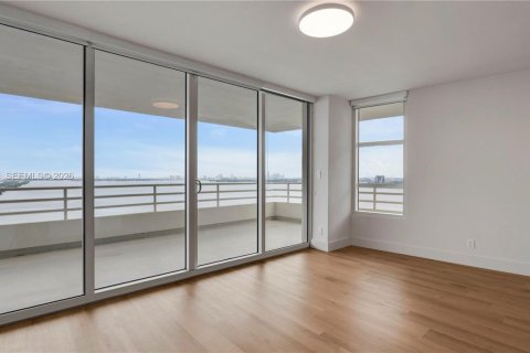 Apartamento en alquiler en Miami, Florida, 3 dormitorios, 187.85 m2 № 2008974 - foto 11