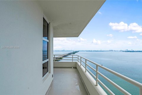 Apartamento en alquiler en Miami, Florida, 3 dormitorios, 187.85 m2 № 2008974 - foto 30