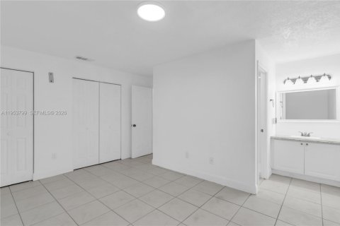 Купить таунхаус в Майами, Флорида 2 спальни, 93.65м2, № 2008197 - фото 13