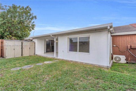 Купить таунхаус в Майами, Флорида 2 спальни, 93.65м2, № 2008197 - фото 17