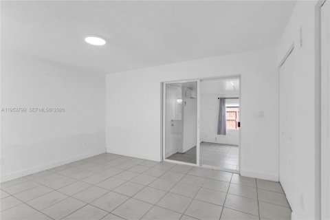 Купить таунхаус в Майами, Флорида 2 спальни, 93.65м2, № 2008197 - фото 11