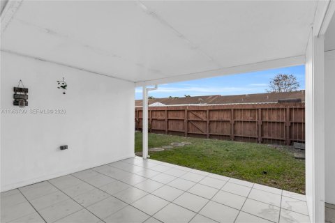 Купить таунхаус в Майами, Флорида 2 спальни, 93.65м2, № 2008197 - фото 18