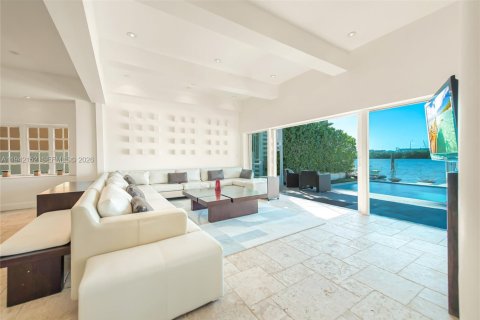 Villa ou maison à louer à Miami Beach, Floride: 5 chambres, 335.28 m2 № 1999073 - photo 2