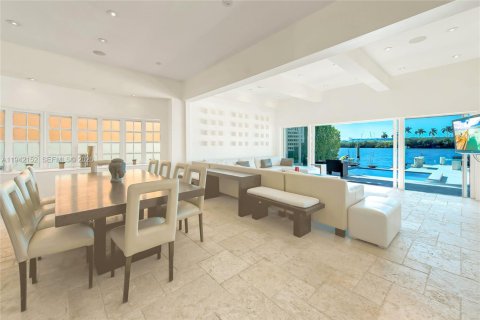Villa ou maison à louer à Miami Beach, Floride: 5 chambres, 335.28 m2 № 1999073 - photo 4