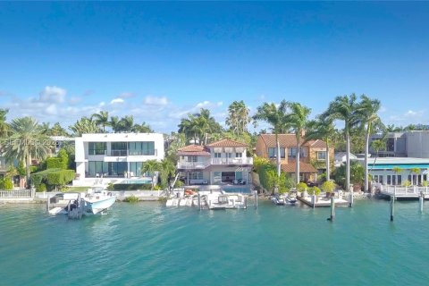 Villa ou maison à louer à Miami Beach, Floride: 5 chambres, 335.28 m2 № 1999073 - photo 27