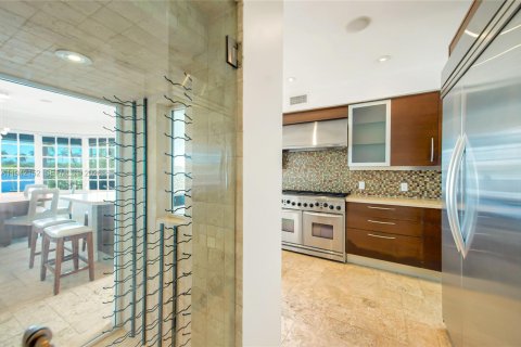 Villa ou maison à louer à Miami Beach, Floride: 5 chambres, 335.28 m2 № 1999073 - photo 11
