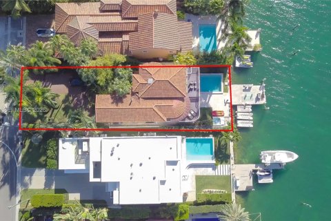 Villa ou maison à louer à Miami Beach, Floride: 5 chambres, 335.28 m2 № 1999073 - photo 29