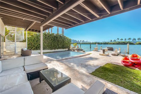 Villa ou maison à louer à Miami Beach, Floride: 5 chambres, 335.28 m2 № 1999073 - photo 23