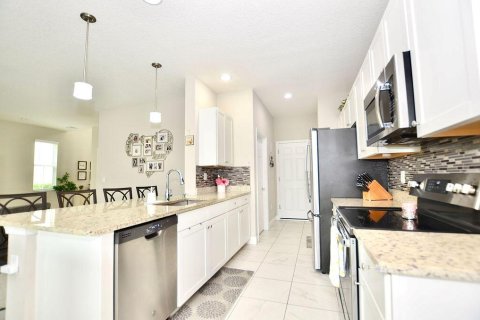 Villa ou maison à vendre à Port St. Lucie, Floride: 3 chambres, 193.24 m2 № 2087482 - photo 11