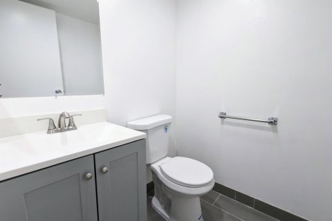 Propiedad comercial en venta en West Palm Beach, Florida, 306.21 m2 № 2434381 - foto 4