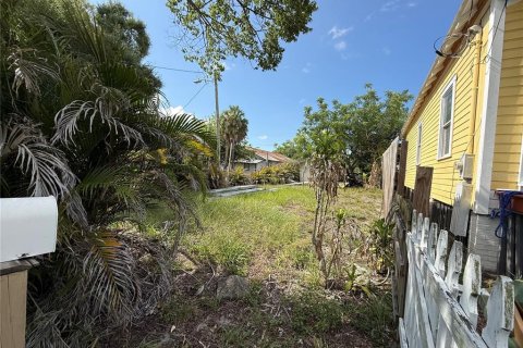Land in Tampa, Florida № 2096056