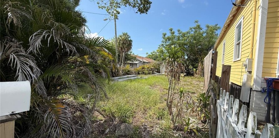 Land in Tampa, Florida № 2096056