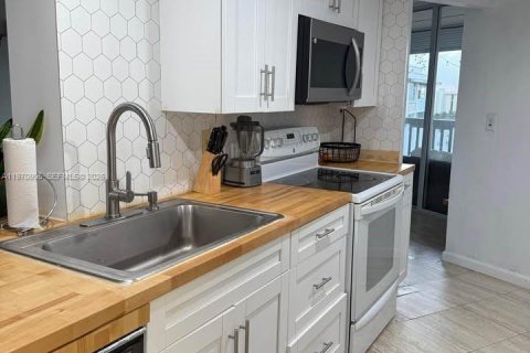 Copropriété à vendre à Lauderhill, Floride: 2 chambres, 107.77 m2 № 2031366 - photo 11